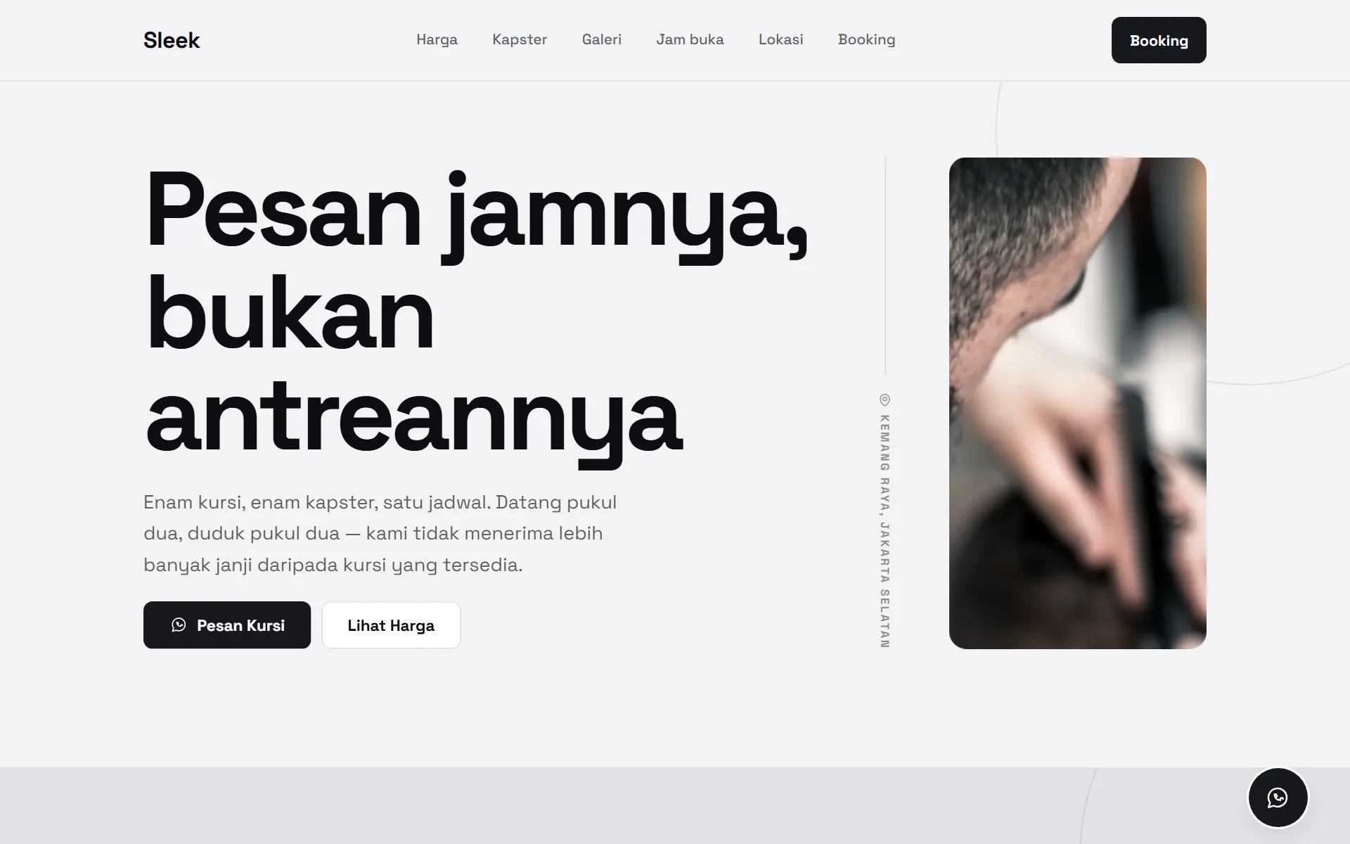 Tampilan desain Barbershop di layar komputer
